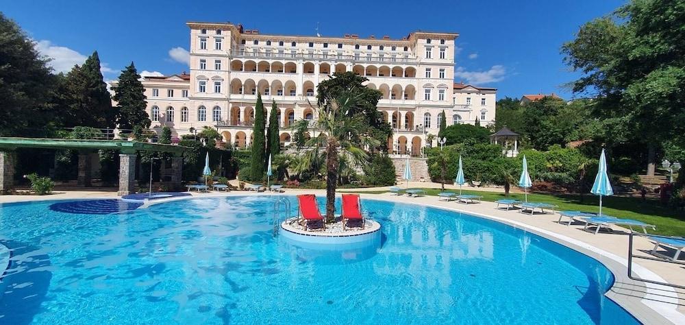 Hotel Kvarner Palace Crikvenica Exterior foto